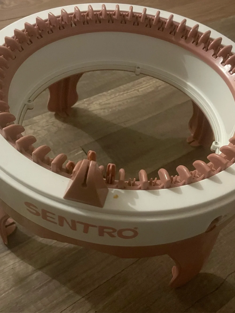 Sentro Pink and White Round Loom Knitting Frame
